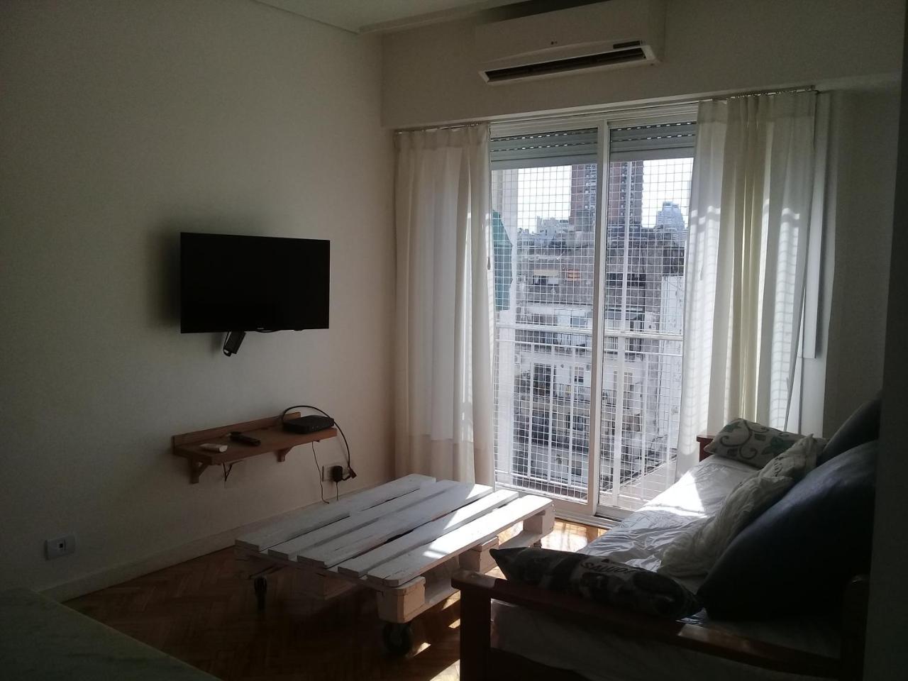Sunny Recoleta Apartment - Buenos Aires — Photos 2